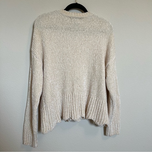 Cynthia Rowley Ivory Chenille Loose Fit Sweater w/ Scallop Hem - Size M (EUC) - Picture 6 of 7